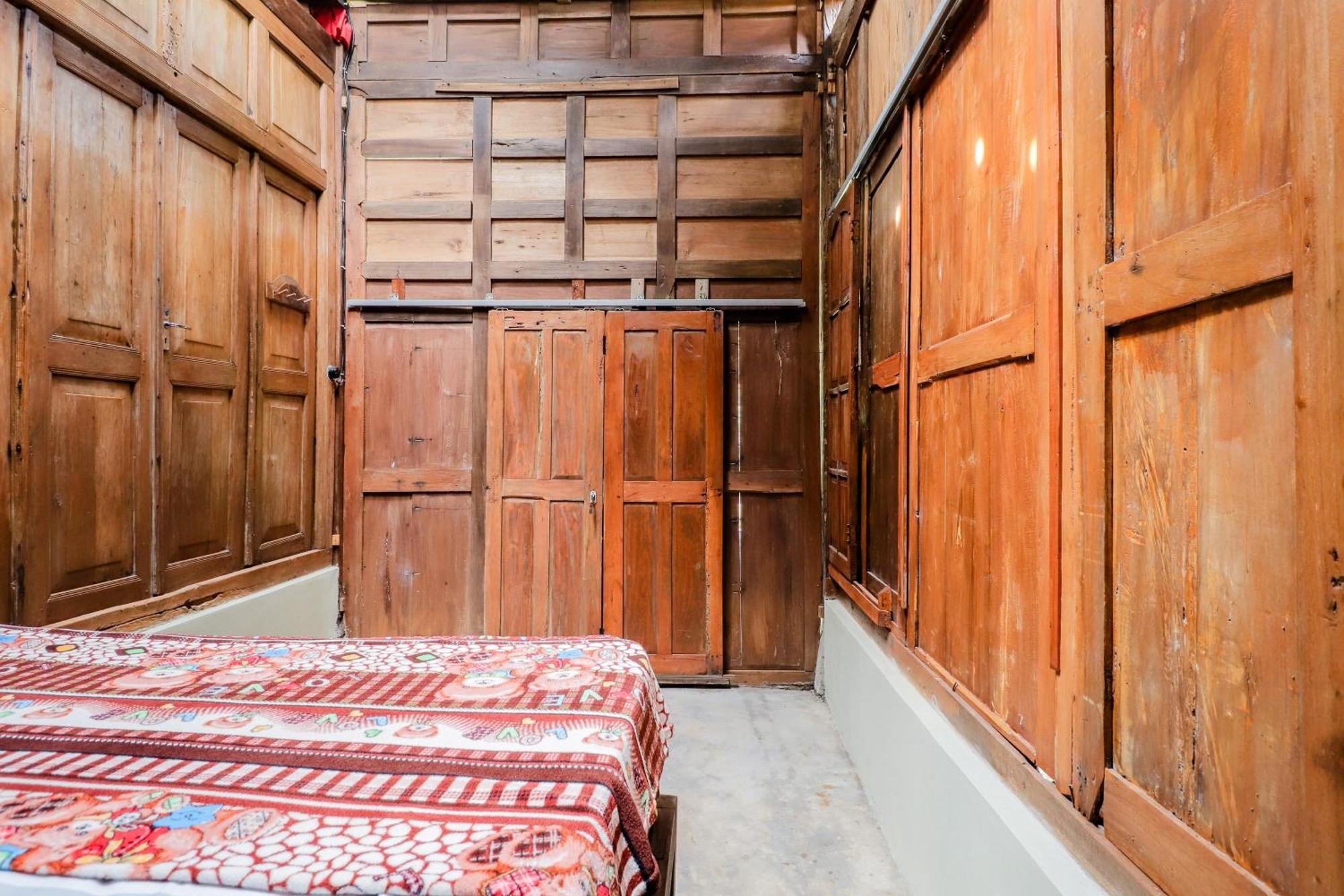 Nurudin House Apartamento Magelang Exterior foto