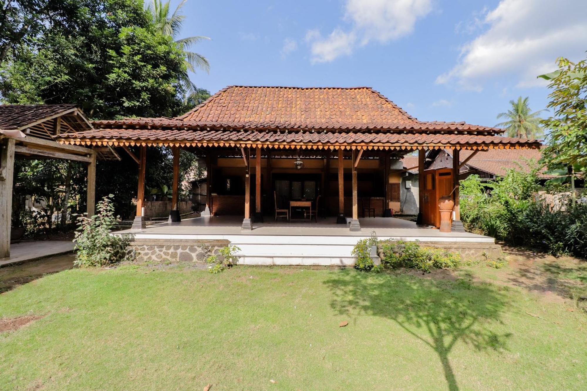 Nurudin House Apartamento Magelang Exterior foto