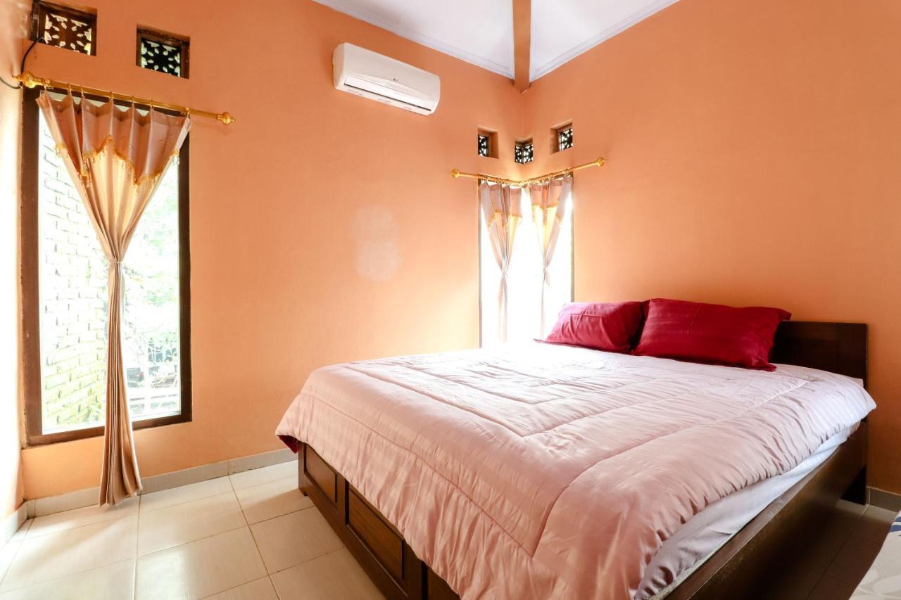 Nurudin House Apartamento Magelang Exterior foto