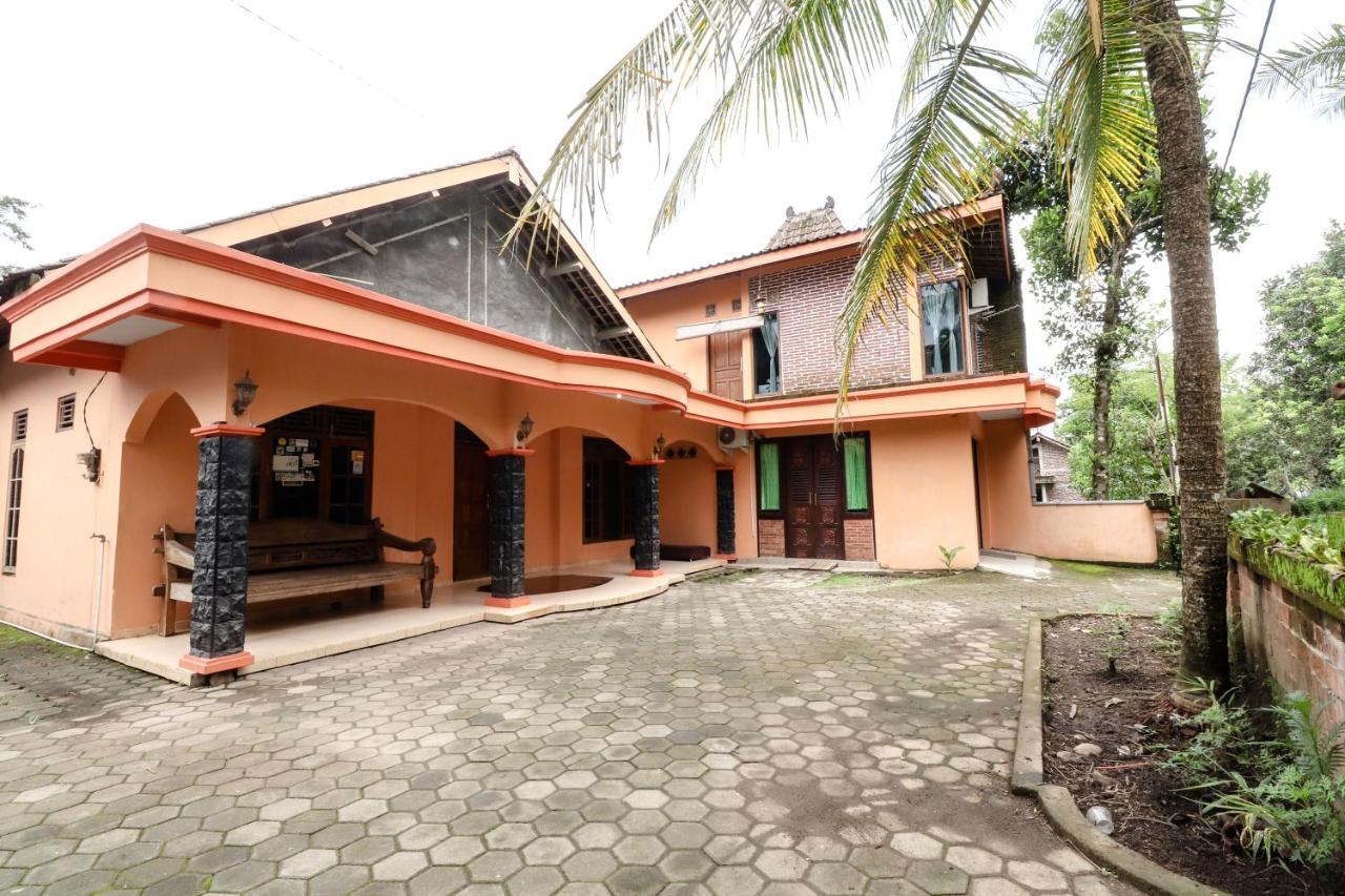 Nurudin House Apartamento Magelang Exterior foto
